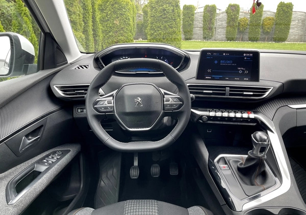 Peugeot 5008 cena 59900 przebieg: 217450, rok produkcji 2018 z Biała małe 667